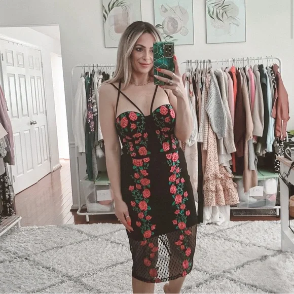 bebe | Dresses | Bebe Black Floral Embroidered Rose Corset Midi Dress | Poshmark bebe | Dresses | Bebe Black Floral Embroidered Rose Corset Midi Dress | Poshmark